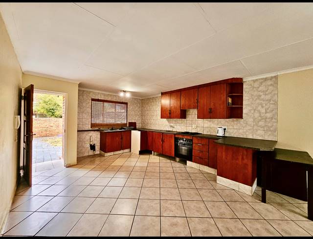 3 bed property to rent in TERENURE